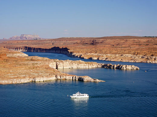 Boat just north of the Glen Canyon Dam