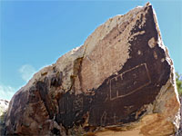 Angular petroglyphs