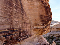 Cliff petroglyphs