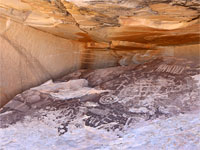 Alcove petroglyphs