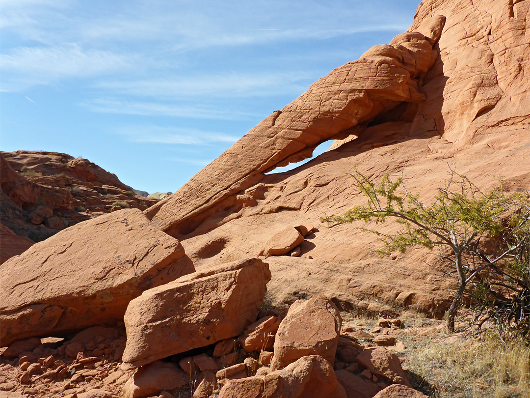 Slender arch