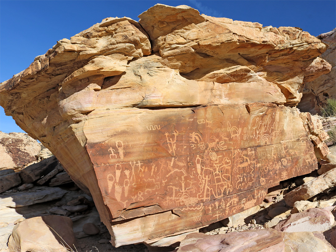 Crisp petroglyphs