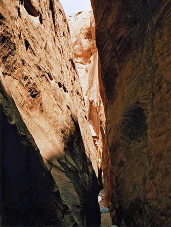 Dark narrows