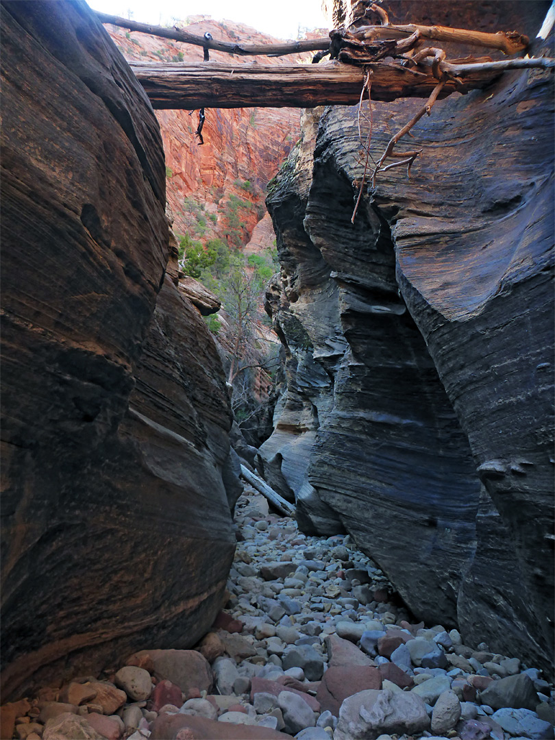 Narrowing canyon