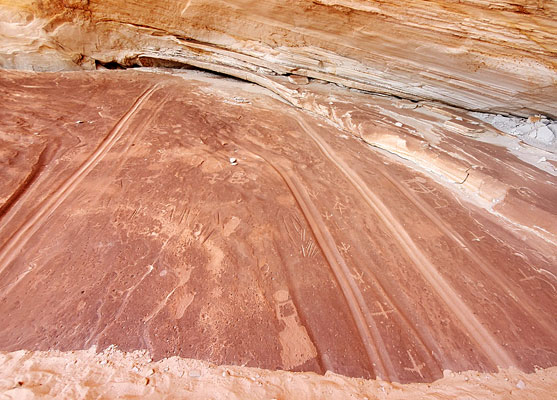 Rock art and parallel grooves